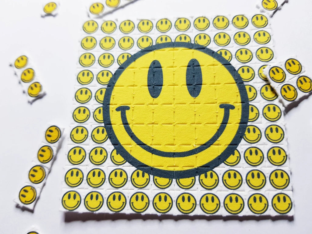 Smiley Botter Smiley Face 90's LSD Blotter Art Sheet - Blotterstore.com – Blotter Store